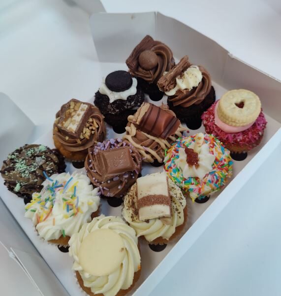 12 Mini Replica Cupcakes