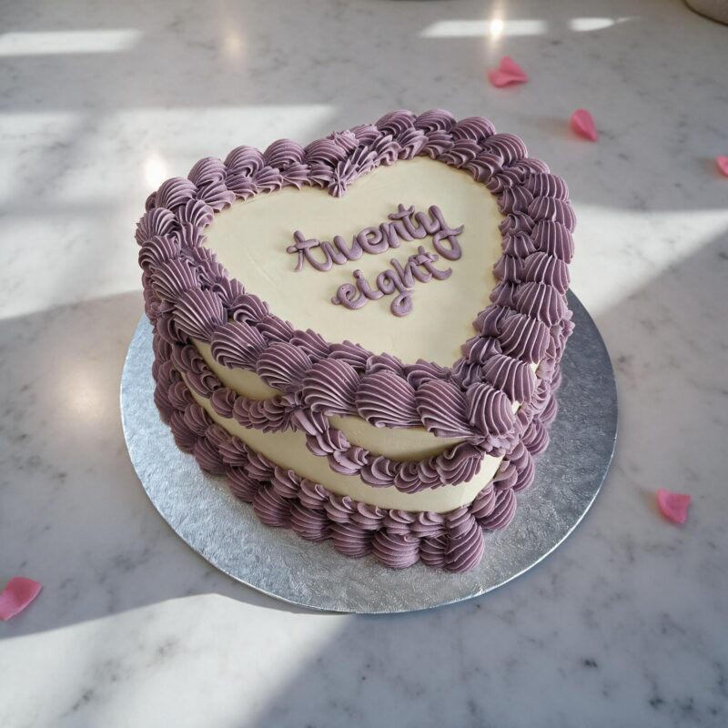 Create Your Own Vintage Style Cake