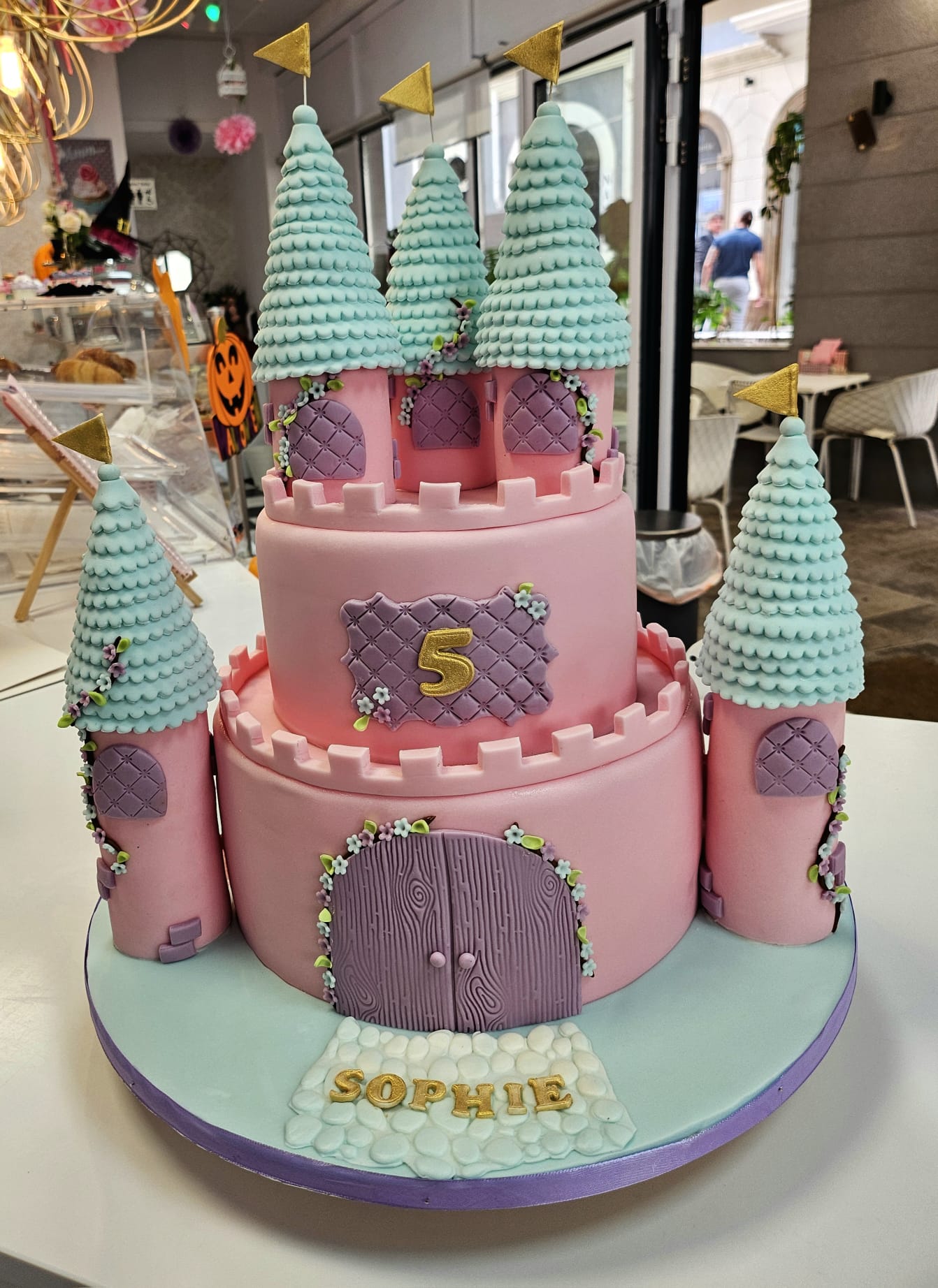 Bespoke Cake 7